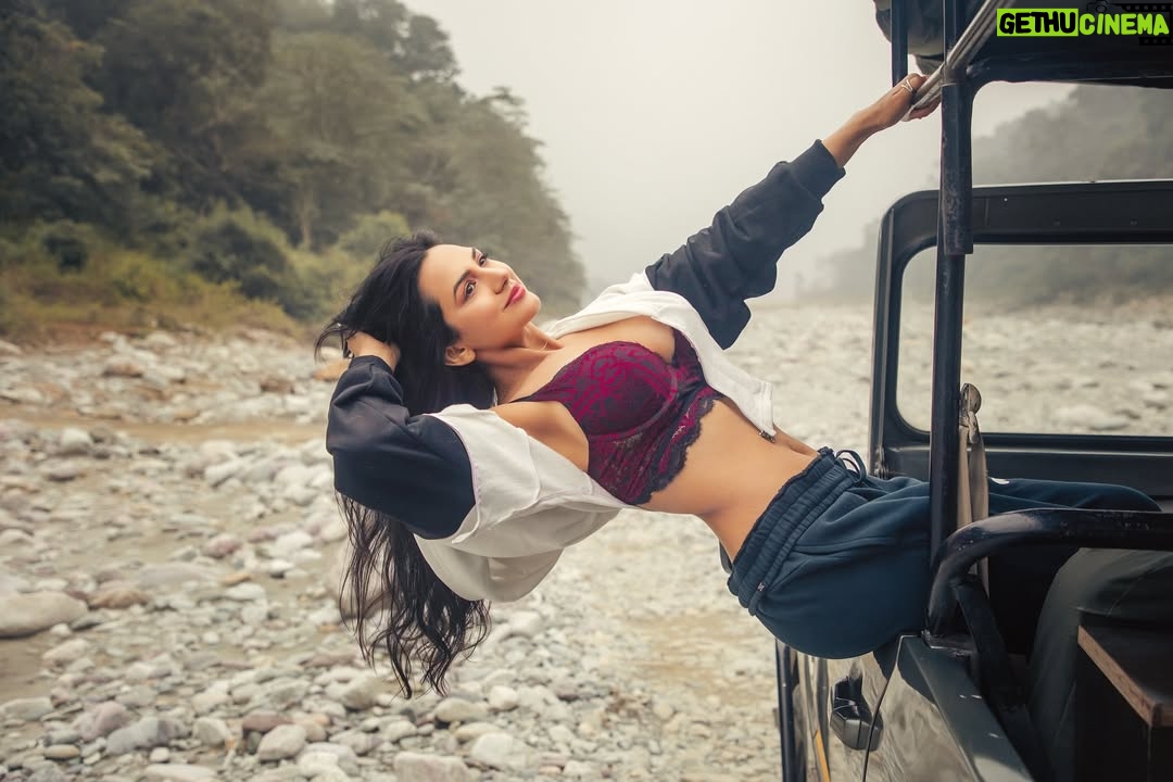 Akansha Chamola - 110K Likes - aaja meri gaadi mai baithjaa 😎😎😎😜
.
📸 @artographybysagar 
.
.
.
.
.
.
.
#travelgram #indiagram #travelindiagram #uttarakhand #uttarakhandheaven #pahadi #pahadigirl #travelphotography #photoshootideas #travelrealindia #traveldiaries