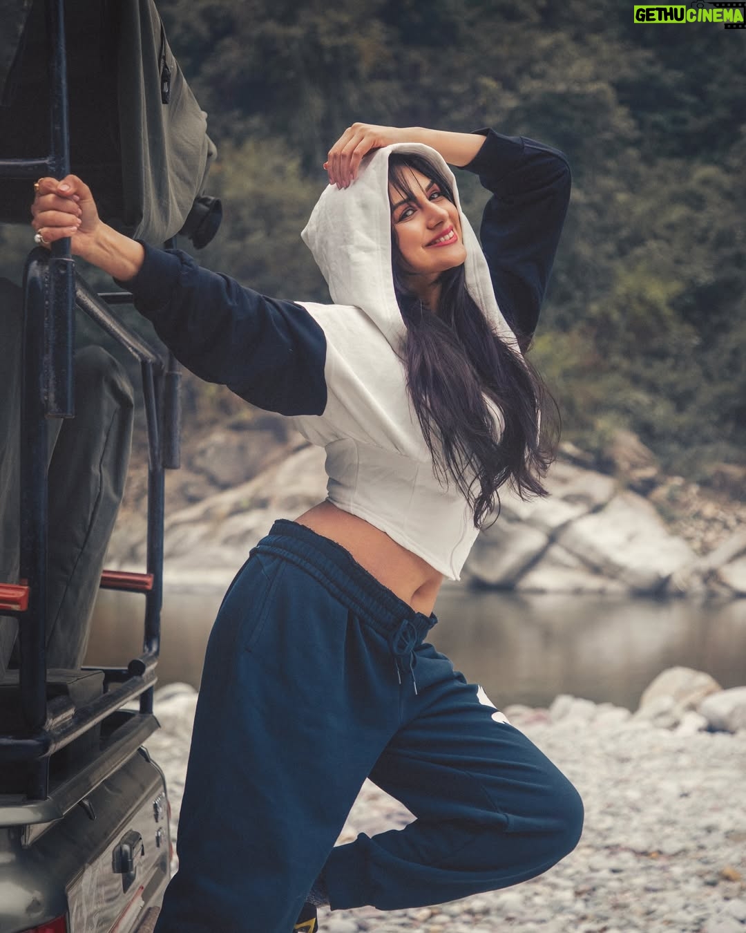 Akansha Chamola - 110K Likes - aaja meri gaadi mai baithjaa 😎😎😎😜
.
📸 @artographybysagar 
.
.
.
.
.
.
.
#travelgram #indiagram #travelindiagram #uttarakhand #uttarakhandheaven #pahadi #pahadigirl #travelphotography #photoshootideas #travelrealindia #traveldiaries