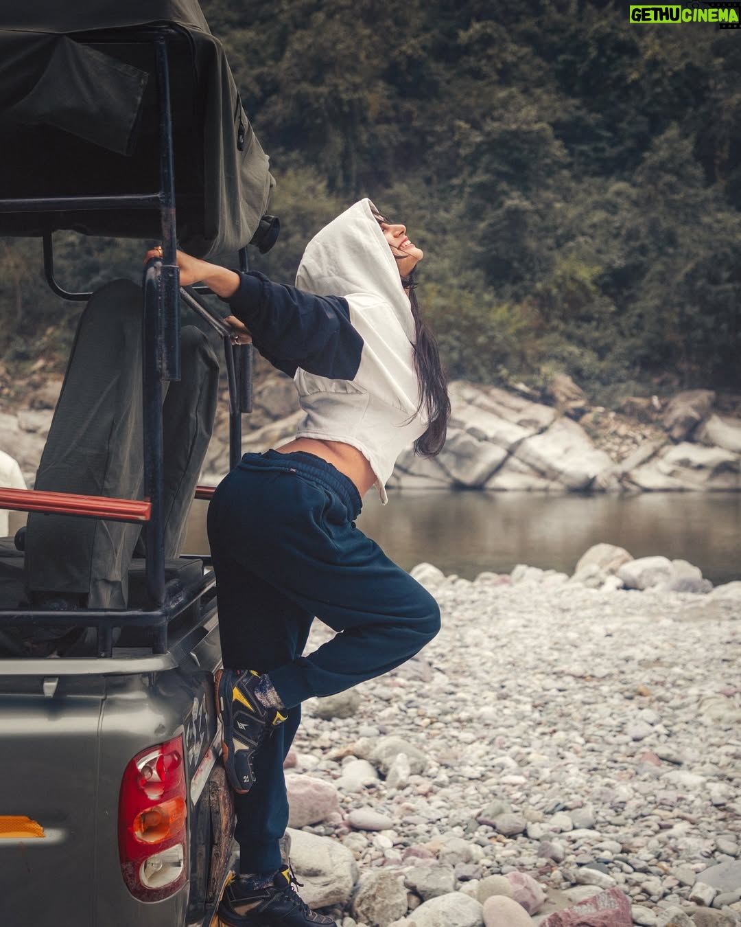 Akansha Chamola - 110K Likes - aaja meri gaadi mai baithjaa 😎😎😎😜
.
📸 @artographybysagar 
.
.
.
.
.
.
.
#travelgram #indiagram #travelindiagram #uttarakhand #uttarakhandheaven #pahadi #pahadigirl #travelphotography #photoshootideas #travelrealindia #traveldiaries