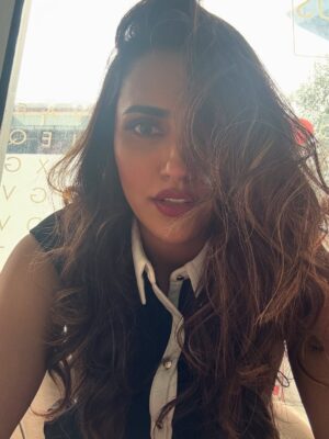 Akshara Gowda Instagram - My mood has so many swings it’s a park now 😂🥰😘❤️

 #aksharagowda #stylishtamilachi #aksharagowdabikki #stylishtamizhachi #sunday #chennai 
#mumbai #hyderabad #brunch #mother #motherhood #motherenergy