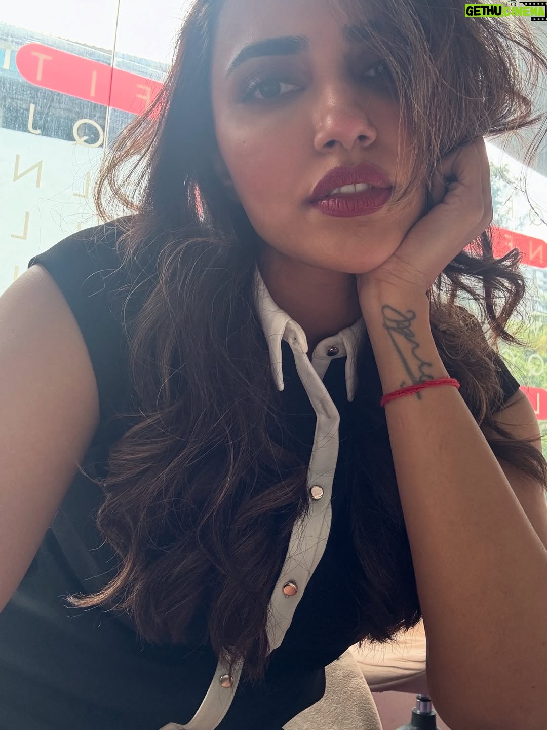 Akshara Gowda - 57.8K Likes - My mood has so many swings it’s a park now 😂🥰😘❤️

 #aksharagowda #stylishtamilachi #aksharagowdabikki #stylishtamizhachi #sunday #chennai 
#mumbai #hyderabad #brunch #mother #motherhood #motherenergy