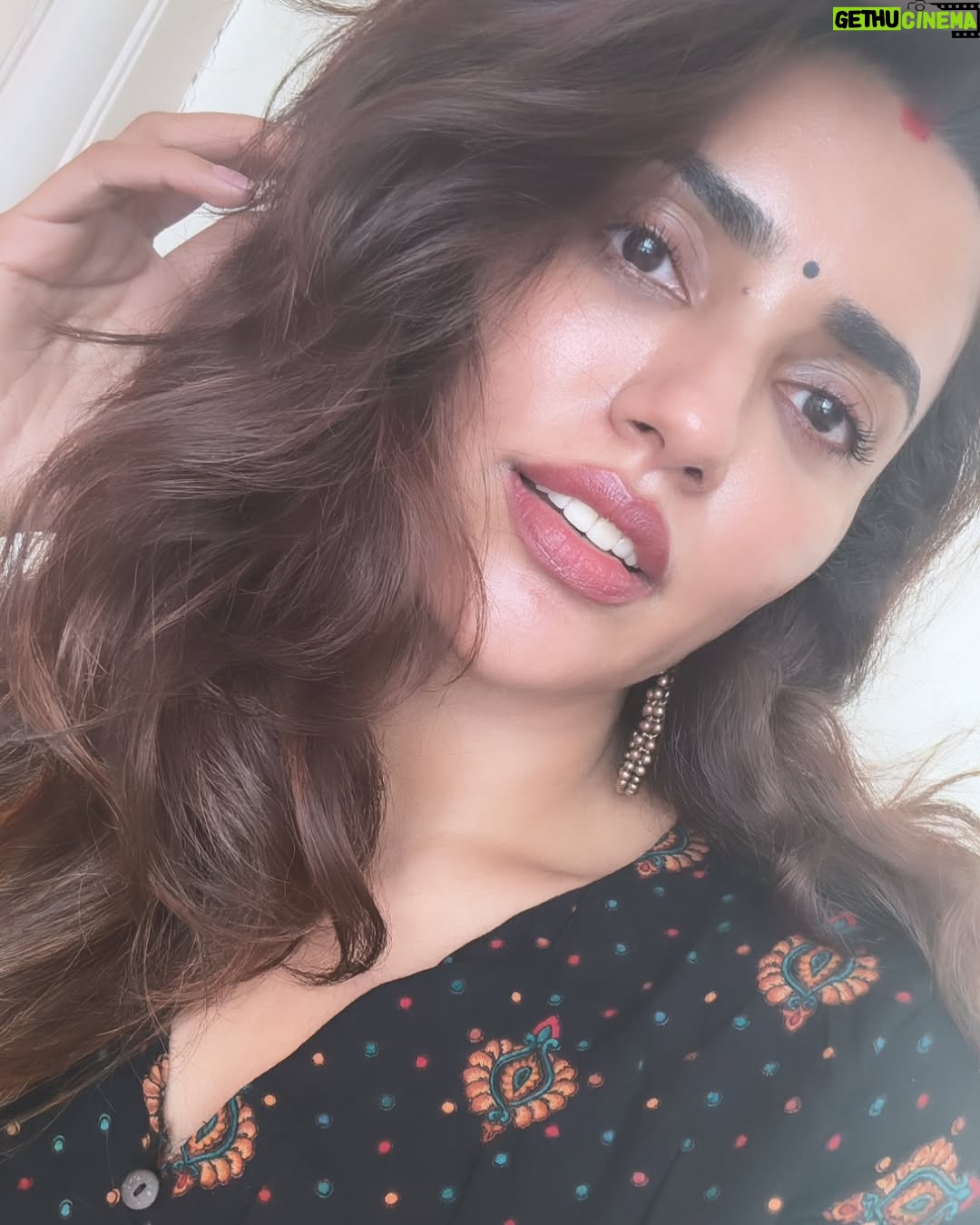 Akshara Gowda - 59.5K Likes - Walked through temples, dargahs, and gurudwaras—realized the universe doesn’t see religion, it only sees hearts. Faith has no boundaries; love is our only true reflection. Somewhere in this endless journey, the universe is protecting me in mysterious ways I never imagined. ✨✨✨

#OneWorld #SpiritualJourney #UniverseProtects” ❤️🥰

 #aksharagowda #stylishtamilachi #aksharagowdabikki #stylishtamizhachi #sunday #chennai 
#mumbai #hyderabad #mother #motherhood #motherenergy #pushkarbrahmatemple #pushkar #ajmer #ajmersharifdargah #khatushyam #salasarbalaji #satyanarayan #balhanuman #nizamuddinauliyadargah #nizamuddin #delhi #jaipur #shiv #coldplay #fixyou #gurudwara
