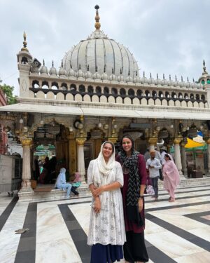 Akshara Gowda Instagram - Walked through temples, dargahs, and gurudwaras—realized the universe doesn’t see religion, it only sees hearts. Faith has no boundaries; love is our only true reflection. Somewhere in this endless journey, the universe is protecting me in mysterious ways I never imagined. ✨✨✨

#OneWorld #SpiritualJourney #UniverseProtects” ❤️🥰

 #aksharagowda #stylishtamilachi #aksharagowdabikki #stylishtamizhachi #sunday #chennai 
#mumbai #hyderabad #mother #motherhood #motherenergy #pushkarbrahmatemple #pushkar #ajmer #ajmersharifdargah #khatushyam #salasarbalaji #satyanarayan #balhanuman #nizamuddinauliyadargah #nizamuddin #delhi #jaipur #shiv #coldplay #fixyou #gurudwara