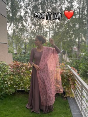 Akshara Gowda Instagram - And You took my hand and drew me into the light ❤️🔥

PS : pick your fav and lemme know ❤️ and 12 pic is my face when i say it’s a stupid trend i will not fall for it but end up posting this texts fever which is caught up 😂😂😂

 #aksharagowda #stylishtamilachi #aksharagowdabikki #stylishtamizhachi #sunday #chennai 
#mumbai #hyderabad #brunch #mother #motherhood #motherenergy #photo #roselia #rosalia #photoday
