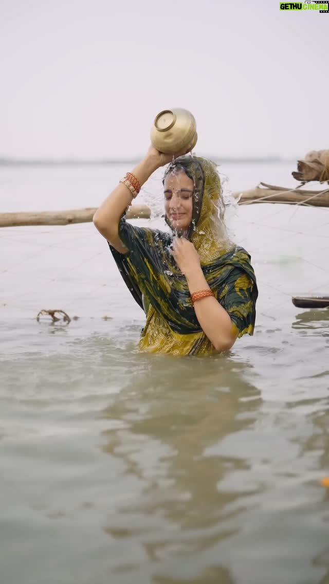 Akshara Singh - 226.7K Likes - भक्ति की दूसरी सुबह, आस्था का नया अध्याय — खरना का पावन दिवस🌸✨🙏🏼

#aksharasingh #lfl #reelitfeelit #chhathpuja #2025