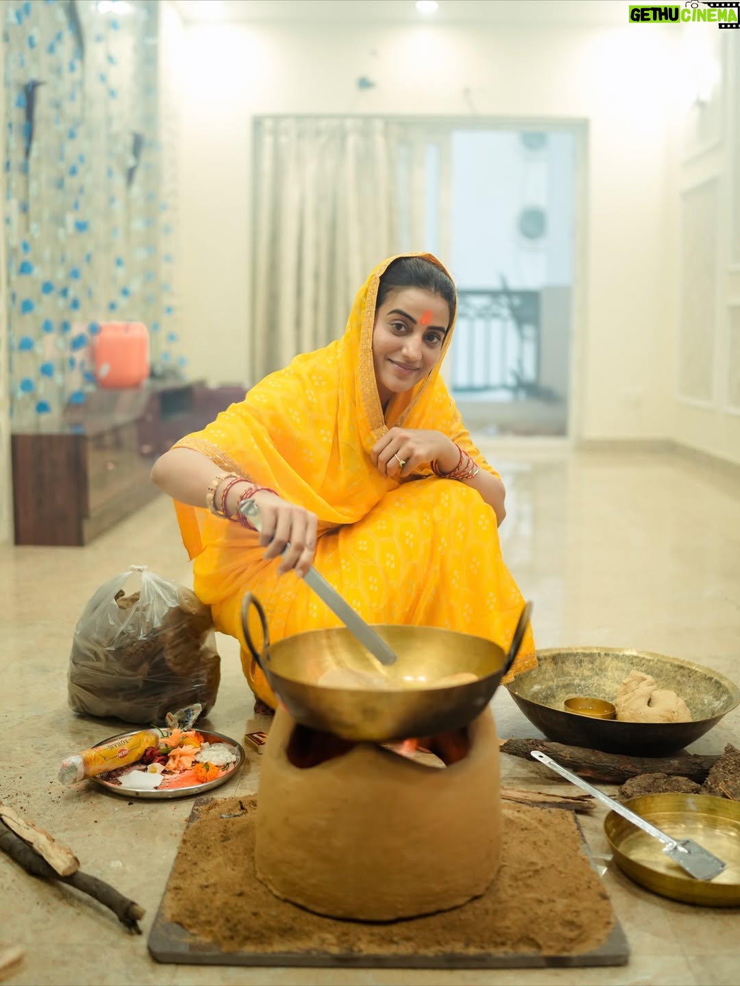 Akshara Singh - 359.6K Likes - उपवास की तपस्या, गुड़-चावल की मिठास — यही तो है खरना🪔✨🌸
.
.
.
.
.
#aksharasingh #lfl #kharna #chhath2025