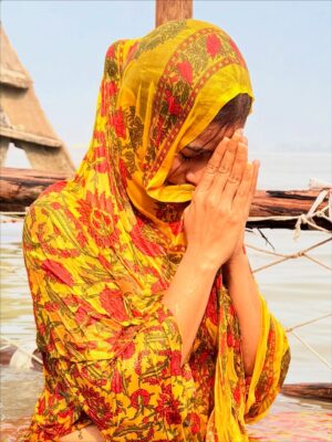 Akshara Singh Instagram - पवित्रता का पहला पड़ाव, नहाय-खाय से शुरू हुआ आस्था का प्रवाह ✨🙏🏼🌸🌞 जय छठी मईया 

#aksharasingh #chhath2025