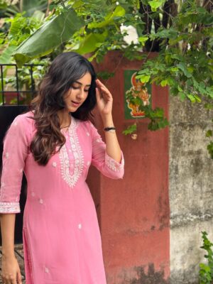 Akshaya hariharan Instagram - This song is the weather☔️