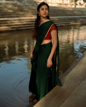 Akshaya hariharan Instagram - Kaamini♥️ 
📸 - @hariz_comrade 
Outfit - @sizebeyond