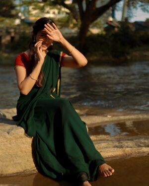 Akshaya hariharan Instagram - Kaamini♥️ 
📸 - @hariz_comrade 
Outfit - @sizebeyond