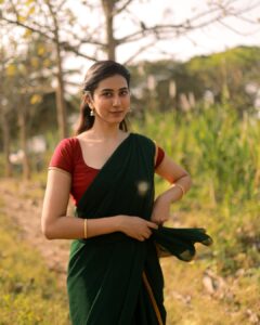Actress Akshaya hariharan HD Photos and Wallpapers September 2025