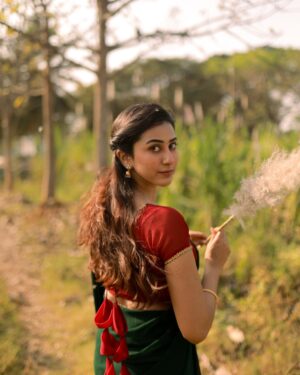 Akshaya hariharan Instagram - Kaamini♥️ 
📸 - @hariz_comrade 
Outfit - @sizebeyond