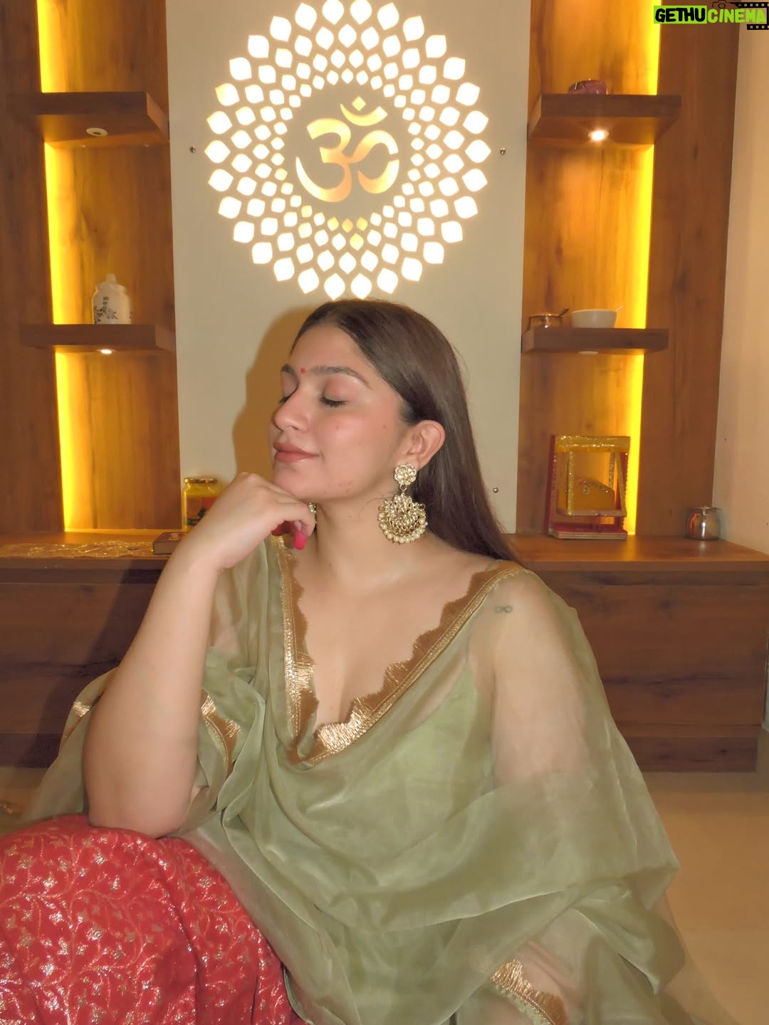Akshita - 1.6K Likes - Hare Krishna 🦚🪈

#janmashtami #krishna #ʀᴀᴅʜᴇʀᴀᴅʜᴇ