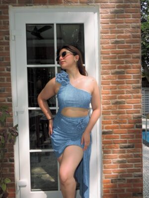 Akshita Instagram - ageing like…something!! 25th 🩵🥂
Wearing @materialgbyprishakritika
(25th birthday, Birthday Morning, Twenty Five, Birthday Behaviour, Poolside Spam)
