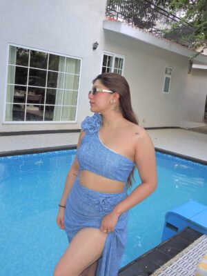 Akshita Instagram - ageing like…something!! 25th 🩵🥂
Wearing @materialgbyprishakritika
(25th birthday, Birthday Morning, Twenty Five, Birthday Behaviour, Poolside Spam)