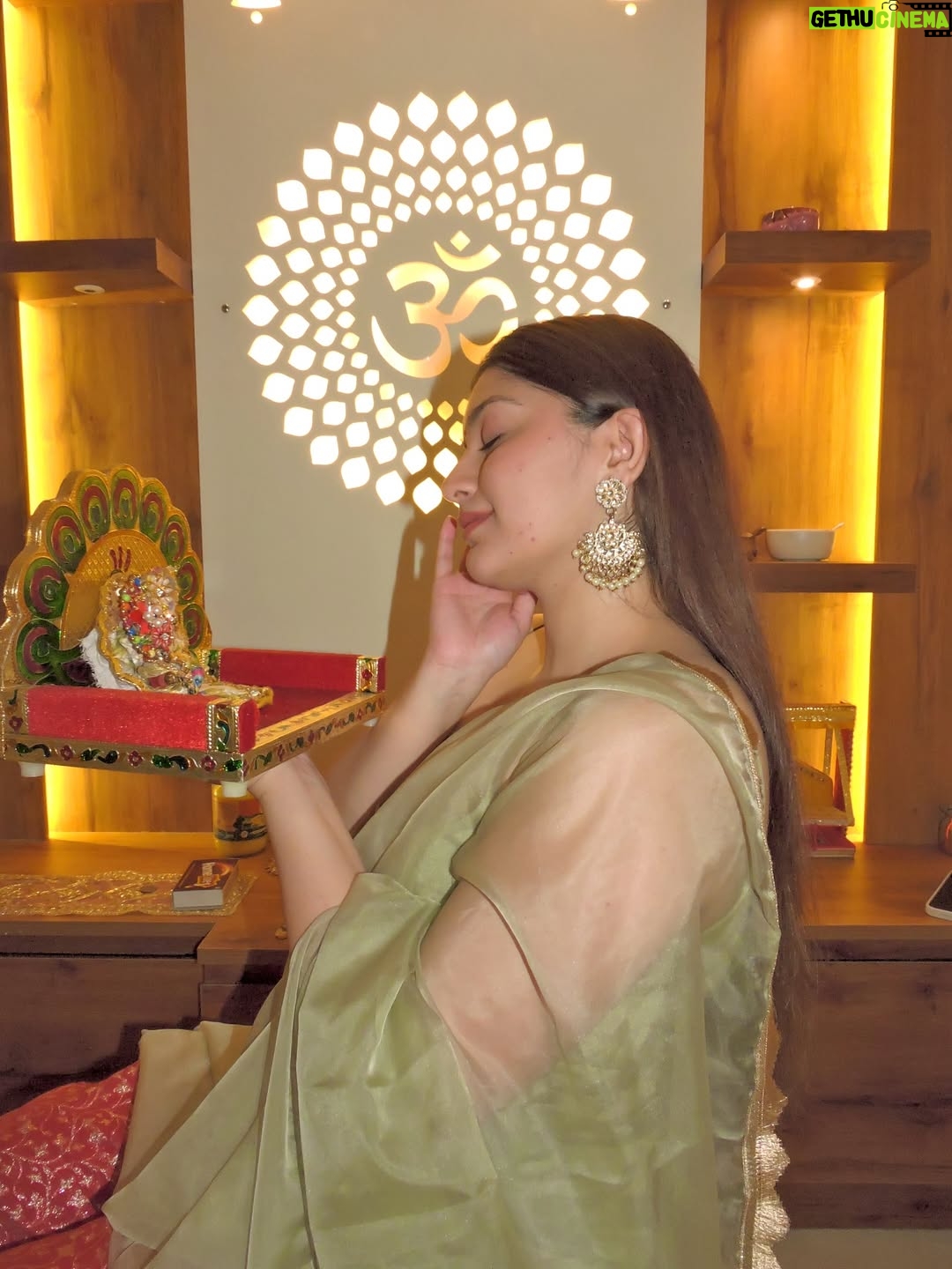 Akshita - 1.6K Likes - Hare Krishna 🦚🪈

#janmashtami #krishna #ʀᴀᴅʜᴇʀᴀᴅʜᴇ