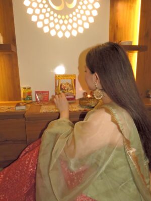 Akshita Instagram - Hare Krishna 🦚🪈
#janmashtami #krishna #ʀᴀᴅʜᴇʀᴀᴅʜᴇ