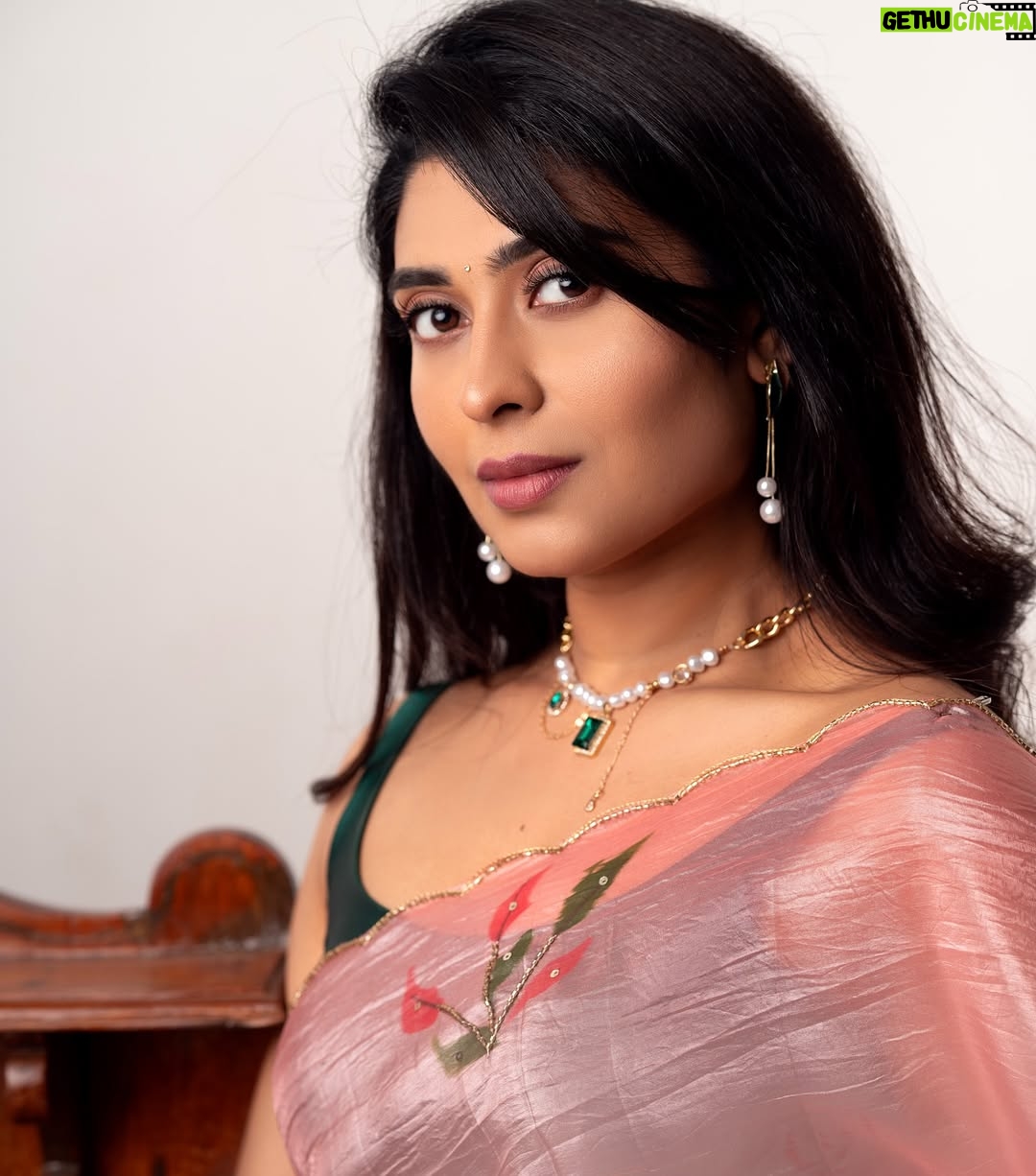 Akshita Bopaiah - 5.6K Likes - 💗🫶🏻💗

#sᴀʀᴇᴇʟᴏᴠᴇ #akshita #loveforreels❤️ #trendingréels #trendingsongs❤️ #trendy #post #viral