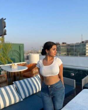 Akshita Rai Shrivastava Instagram - Can’t open my eyes, but will still take pics 😭
Outfit from Amazon, dm/comment for links. ✨🤤
Product Details:
White Top, Size S for 439/-
Bootcut Jeans, Size S for 1299/-
Amazon Great Freedom Sale is Live from 4th -8th August
Shop now & get 50%-80% off on top fashion & beauty brands.
1,000 Top Brands, Great Prices & unbeatable deals on 4Lakh Styles.
Get free delivery on first order, 30 days easy return, pay on delivery.
Hurry Up| Shop Now!
#GreatFreedomSale #AmazonGreatFreedomSale #AmazonGreatPrices #AmazonExcitingDeals
#Getstyledwithamazon #Amazonfashionfinds
#Amazonbeautyfinds #collab