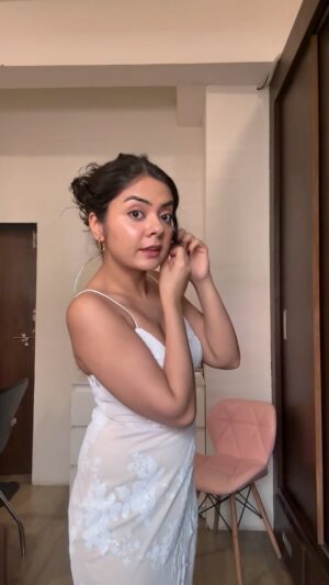 Akshita Rai Shrivastava Instagram - Getting ready for a date or just to sit in my room and cry ? �