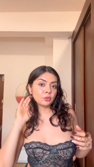Akshita Rai Shrivastava Instagram - Reverse transition 🙃
#emiwaybantai #transition