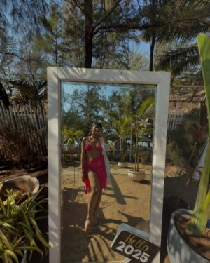 Akshita Rai Shrivastava Instagram - Take me back to @umabythesea 🌴🍹
( beach pictures,beach life, beach shack, cafes in goa, restaurants in goa, beach side cafe in goa, beach side restaurants in goa, morjim shacks)