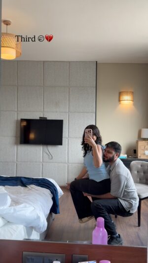 Akshita Rai Shrivastava Instagram - Trend ❌ Tragedy ✔️
( bicep lift trend, trend gone wrong)