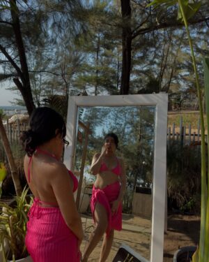 Akshita Rai Shrivastava Instagram - Take me back to @umabythesea 🌴🍹
( beach pictures,beach life, beach shack, cafes in goa, restaurants in goa, beach side cafe in goa, beach side restaurants in goa, morjim shacks)