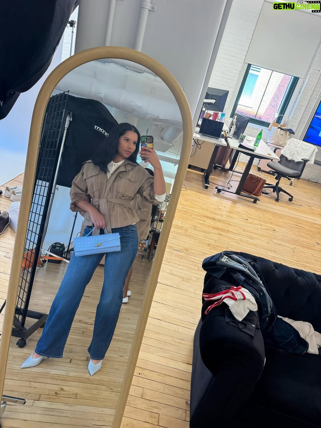 Alana Monteiro - 117.4K Likes - Fall 🍂 🍂