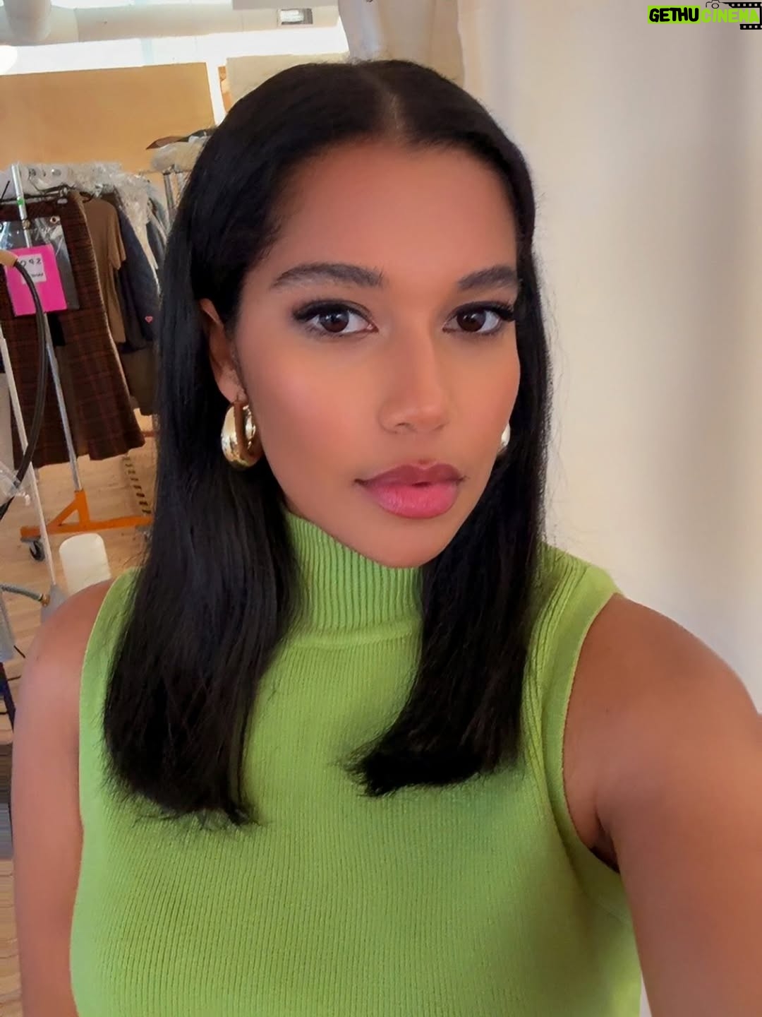 Alana Monteiro - 117.4K Likes - Fall 🍂 🍂