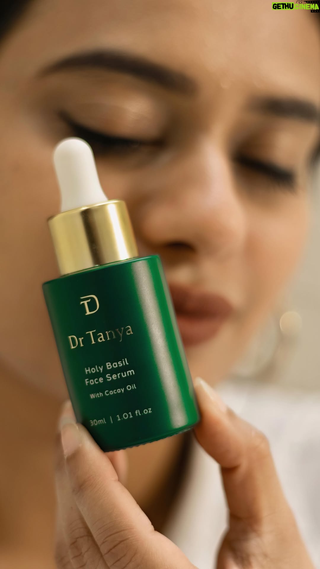 Aleenajijin - 1.1K Likes - Powered by science, inspired by nature 🌱
Dr. Tanya’s skincare duo keeps my skin hydrated, smooth, and radiant all day….
@drtanyaskincare.me @blsh_me 

#skincare #dubai