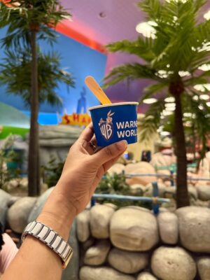 Aleenajijin Instagram - 🎬✨ Welcome to the Magical World !! @wbworldyasisland
📍Warner Bros , Abudhabi , Yas Island
🎟️ @headout @headoutuae
#headoutcreators #warnerbros #abudhabi