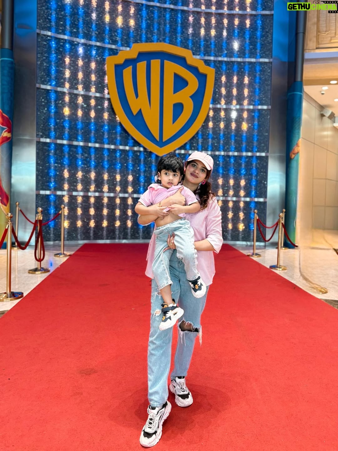 Aleenajijin - 1.4K Likes - 🎬✨ Welcome to the Magical World !! @wbworldyasisland 

📍Warner Bros , Abudhabi , Yas Island
🎟️ @headout @headoutuae 

#headoutcreators #warnerbros #abudhabi