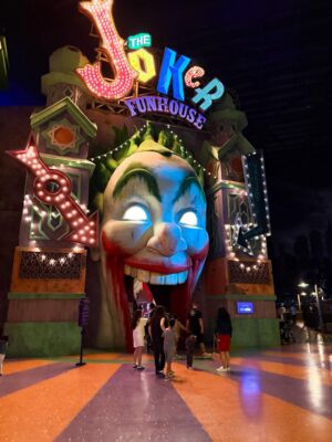 Aleenajijin Instagram - 🎬✨ Welcome to the Magical World !! @wbworldyasisland
📍Warner Bros , Abudhabi , Yas Island
🎟️ @headout @headoutuae
#headoutcreators #warnerbros #abudhabi