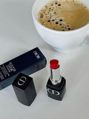 Aleenajijin Instagram - Let’s have a coffee ☕️
#diorlipstick