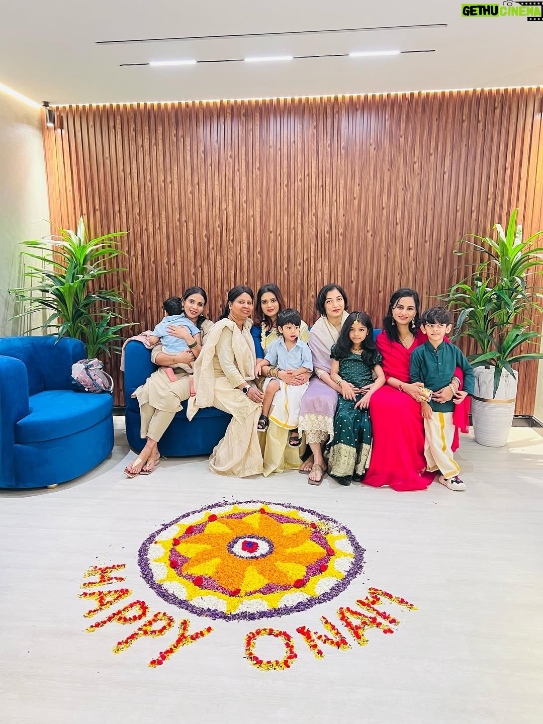 Aleenajijin - 2.8K Likes - Onam vibe 2025🌸✨❤️‍🔥

#onam2025 #onamsaree #onammood