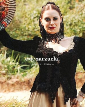 Alessandra Maestrini Instagram - @alessandramaestrini é conhecida por ser uma verdadeira camaleoa! Interpretou personagens icônicas nos palcos e nas telas, encantando, emocionando e divertindo o público em cada uma de suas muitas performances.

E agora, chegou a hora de conhecer sua mais nova personagem: Celine Dion, no espetáculo musical @titaniquebr! 

Já garantiu o seu ingresso? 🚢🌊

📍Shopping Frei Caneca l Rua Frei Caneca, nº 569 • 7° Piso 
📆 11/10 a 14/12 l sábados às 17h e 20h e domingos às 15h e 18h
🎭 Classificação indicativa: 12 anos
Ingressos em uhuu.com e no link da bio!

#alessandramaestrini #celinedion #titanique #teatromusical