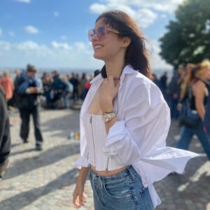 Actress Alexandra Daddario HD Photos and Wallpapers October 2025