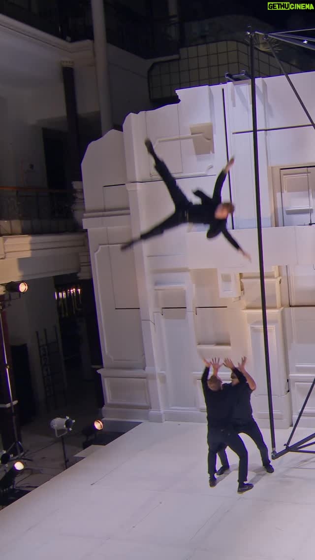 Alexandra Stréliski - 2.9K Likes - #matchinois #cirque #circus
