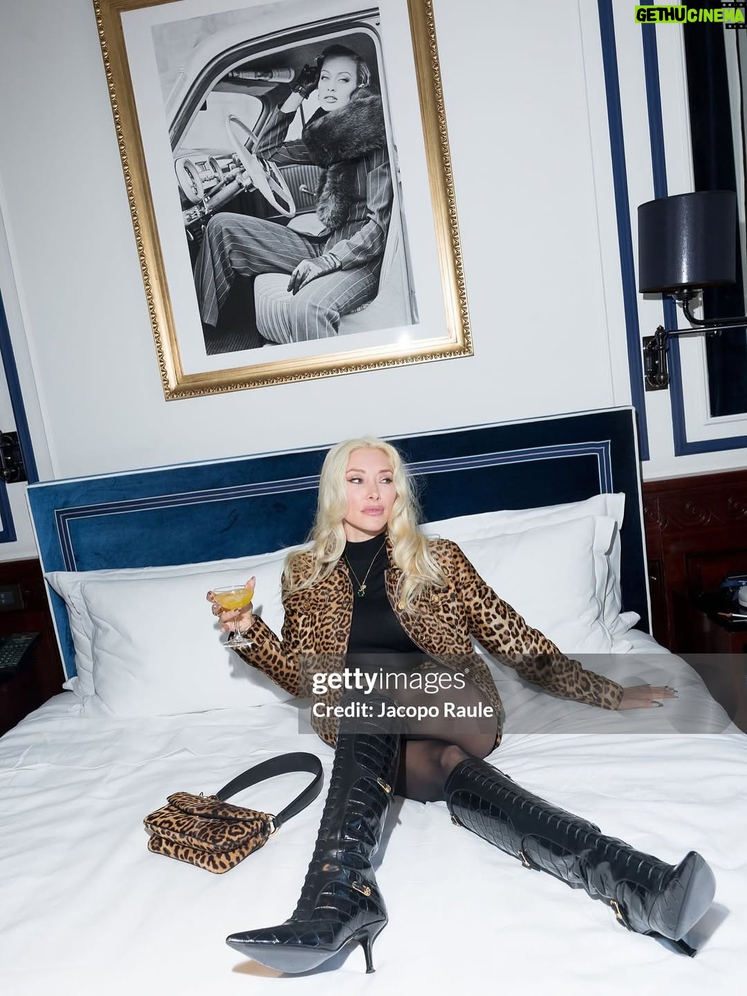 Alexandra Vino - 3.5K Likes - ✨ Milan nights in full Cavalli ✨
Getting ready at Casa Cipriani before heading to the Roberto Cavalli show with @faustopuglisi - 💛 honored to wear Cavalli head to toe for this incredible evening during #MilanFashionWeek 💫
#RobertoCavalli #CasaCipriani #MFW @cavallicannes @_shanti_jeremy_