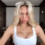 Alexis Ren