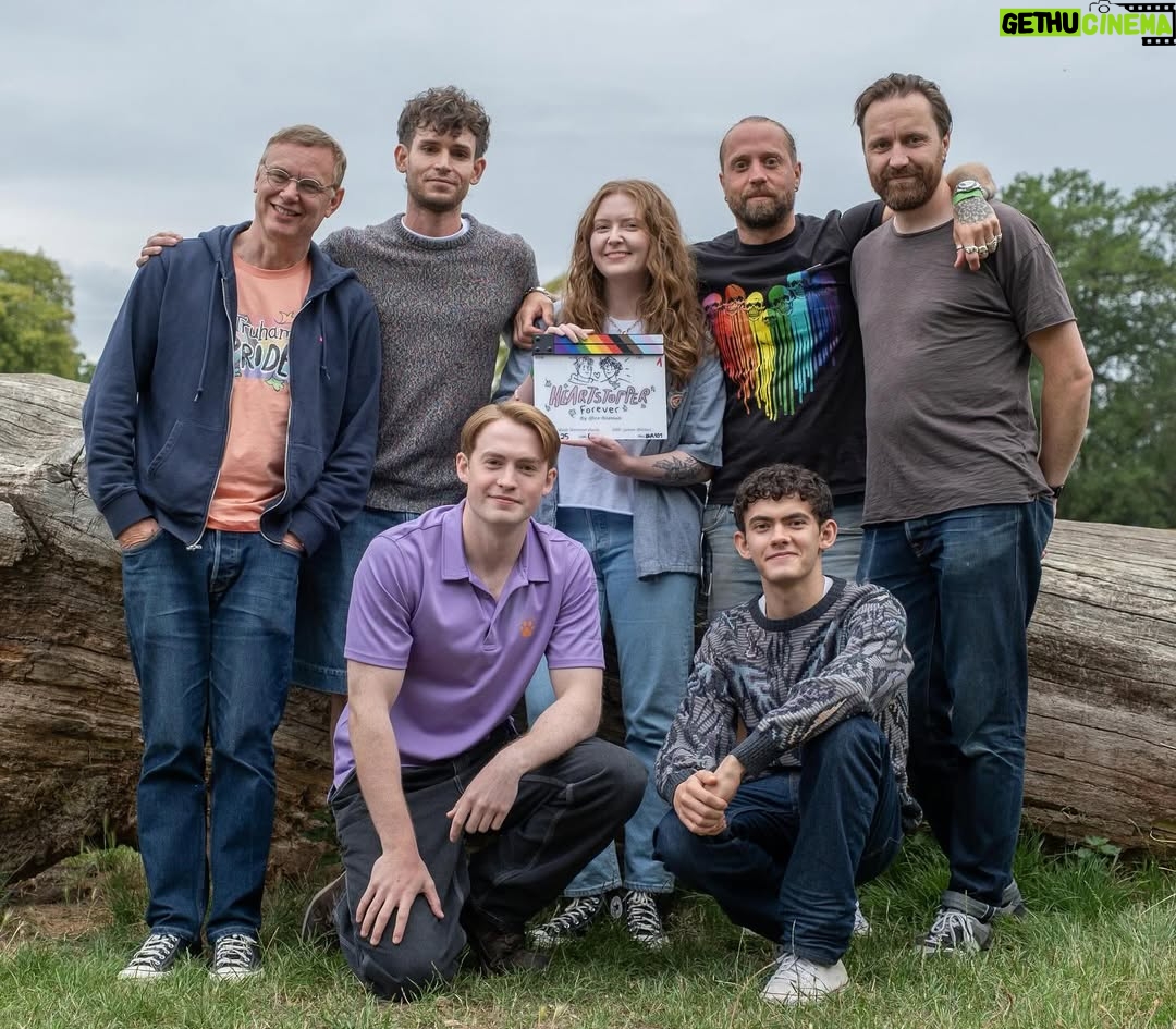 Alice Oseman - 567.7K Likes - Our final Heartstopper wrap photos! With love from director Wash Westmoreland, executive producer Patrick Walters, writer/creator Alice Oseman, producer Brett Thomas, DOP James Rhodes, and lead cast and executive producers Kit Connor and Joe Locke ❤️🍂