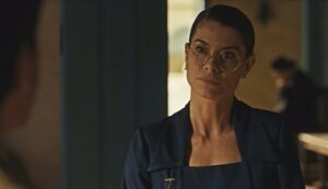 Alinne Moraes Instagram - Finalizei o capítulo 45 da minha novela preferida. De coração apertado, deixo aqui meus mais profundos agradecimentos a todos que acompanharam e vibraram com essa obra maravilhosa, criada por George Moura, Sergio Goldenberg, Rogério Gomes @papa10 e toda a equipe incrível de Guerreiros do Sol. Foi uma honra interpretar uma das personagens mais lindas, fortes e desafiadoras que já vivi: Jânia. Ela me transformou em uma mulher melhor e em uma atriz melhor. Essa personagem tão majestosa não apenas me apresentou as mulheres sertanejas, mas também me revelou um novo horizonte e um novo segmento. Sinto que nunca mais serei a mesma depois dessa experiência. Vou sentir saudades imensas. Escrevo isso com lágrimas nos olhos e um vazio familiar que sempre vem após cada trabalho finalizado. Mas sei que Dona Jania seguirá para a eternidade. Um beijo carinhoso a todos que enviaram mensagens lindas; recebo cada uma delas com muito amor. Agradeço ao público e as “Jotilhas” que acompanharam essa trajetória, a parceira maravilhosa que a arte me deu pra vida @carvalhoalice e a todos que acreditaram em mim para dar vida à Jânia. Sou profundamente grata pela confiança depositada em mim ao me oferecerem essa preciosidade. Sinto-me honrada e feliz, seguindo em paz.
🥹❤️ #GuerreirosDoSol @globoplay @globoplaynovelas ✨🌷