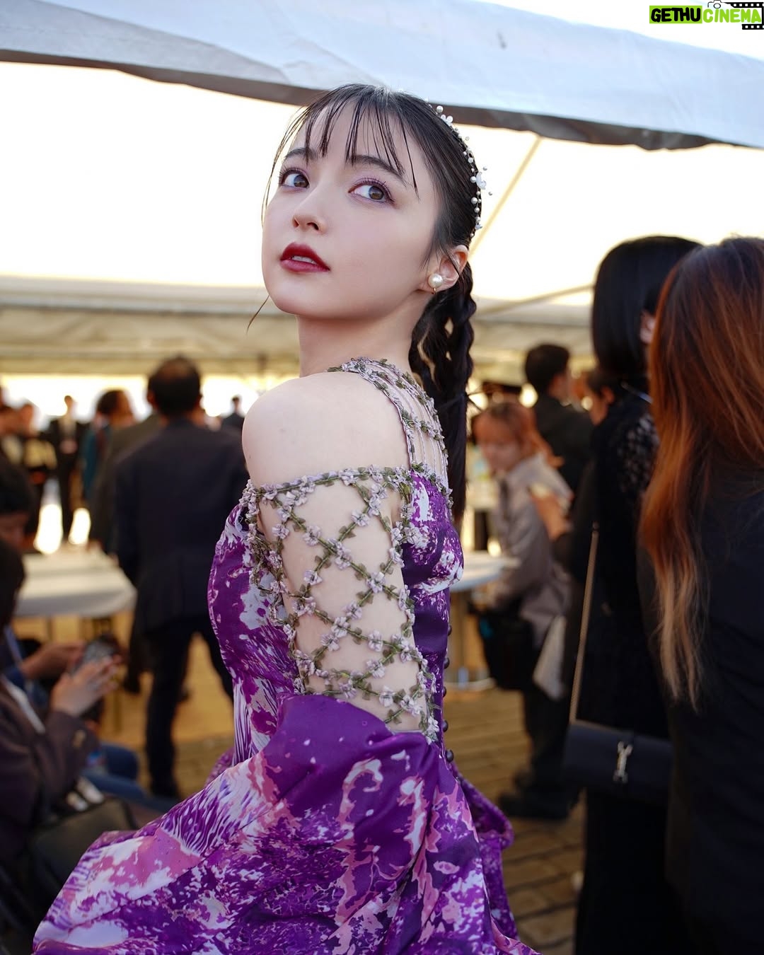 Alisa Sakamaki - 13.6K Likes - 本日は私にとって二回目の横浜国際映画祭に参加させていただきました✨
レッドカーペットも歩かせていただいて、とても幸せでした！
見に来てくれた皆様、ありがとうございました！
短編映画「悲しみと怒り」ぜひみてねー！！
5月6日に横浜ジャック&ベティにて舞台挨拶も行います🎬
お待ちしております！

こちらのかわいいお洋服は、ZINKATOさんのものです！
ありがとうございました✨💜

ヘアメイク
@hairmake.sw ❤️

#横浜国際映画祭 
#横浜
#映画祭