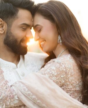 Alisha Prajapati Instagram - He Asked,And She Said Yes To Forever.🥹🧿♥️
.
Styled Our Gorgeous @alishaprajapati 🫶🏻
Styled by:- @idivyeshtalaviya 
Wearing:- @samta_gaudani 
HMUA:- @sejal_savaliya22
📸:- @sarvasvabymanthan 
Styling Team:- @styledbydivyesh @ianjali_patel 
@vaidehi1312