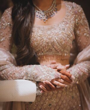 Alisha Prajapati Instagram - He Asked,And She Said Yes To Forever.🥹🧿♥️
.
Styled Our Gorgeous @alishaprajapati 🫶🏻
Styled by:- @idivyeshtalaviya 
Wearing:- @samta_gaudani 
HMUA:- @sejal_savaliya22
📸:- @sarvasvabymanthan 
Styling Team:- @styledbydivyesh @ianjali_patel 
@vaidehi1312