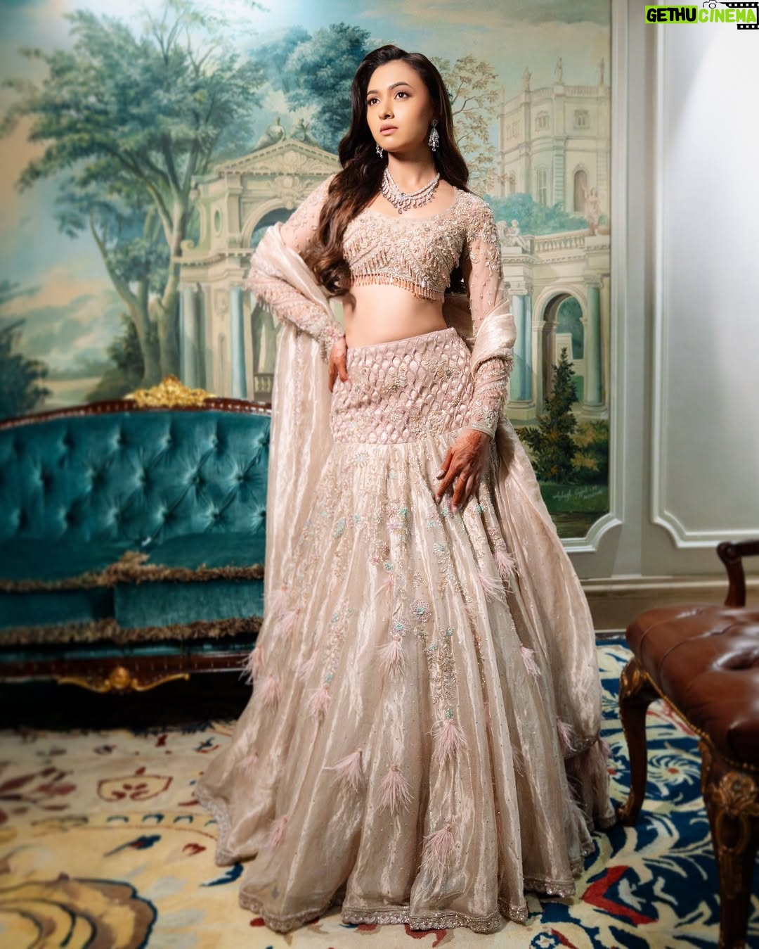 Alisha Prajapati - 793 Likes - A little sparkle, a lot of love🥹🫶🏻 
@alishaprajapati ♥️
.
Styled by:- @idivyeshtalaviya 
Outfit by:- @samta_gaudani 
HMUA:- @sejal_savaliya22 
Nails by:- @daisynailstudio 
Styling Team:- @styledbydivyesh @vaidehi1312 
📸:- @sarvasvabymanthan 
#styledbydivyesh💫