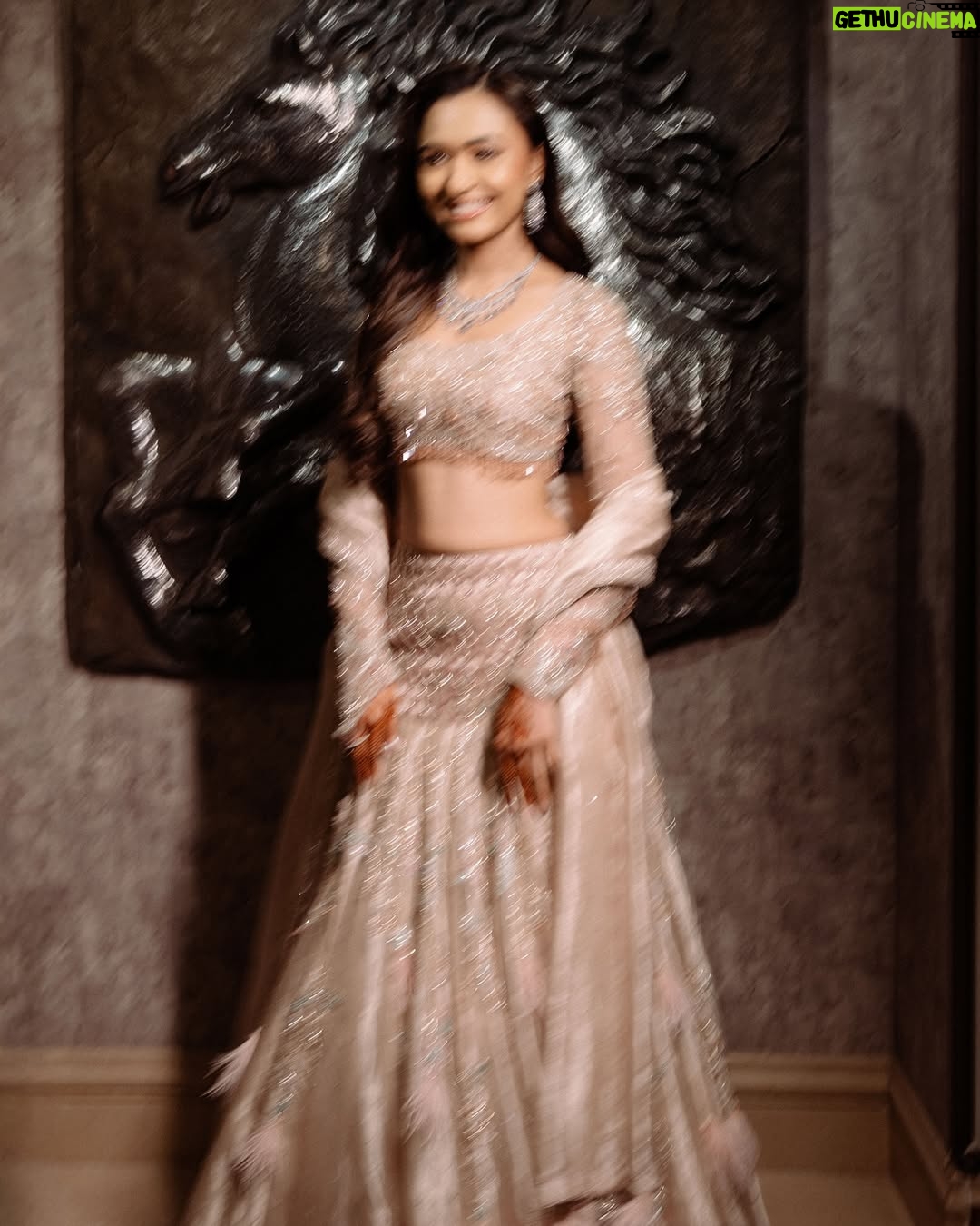 Alisha Prajapati - 793 Likes - A little sparkle, a lot of love🥹🫶🏻 
@alishaprajapati ♥️
.
Styled by:- @idivyeshtalaviya 
Outfit by:- @samta_gaudani 
HMUA:- @sejal_savaliya22 
Nails by:- @daisynailstudio 
Styling Team:- @styledbydivyesh @vaidehi1312 
📸:- @sarvasvabymanthan 
#styledbydivyesh💫