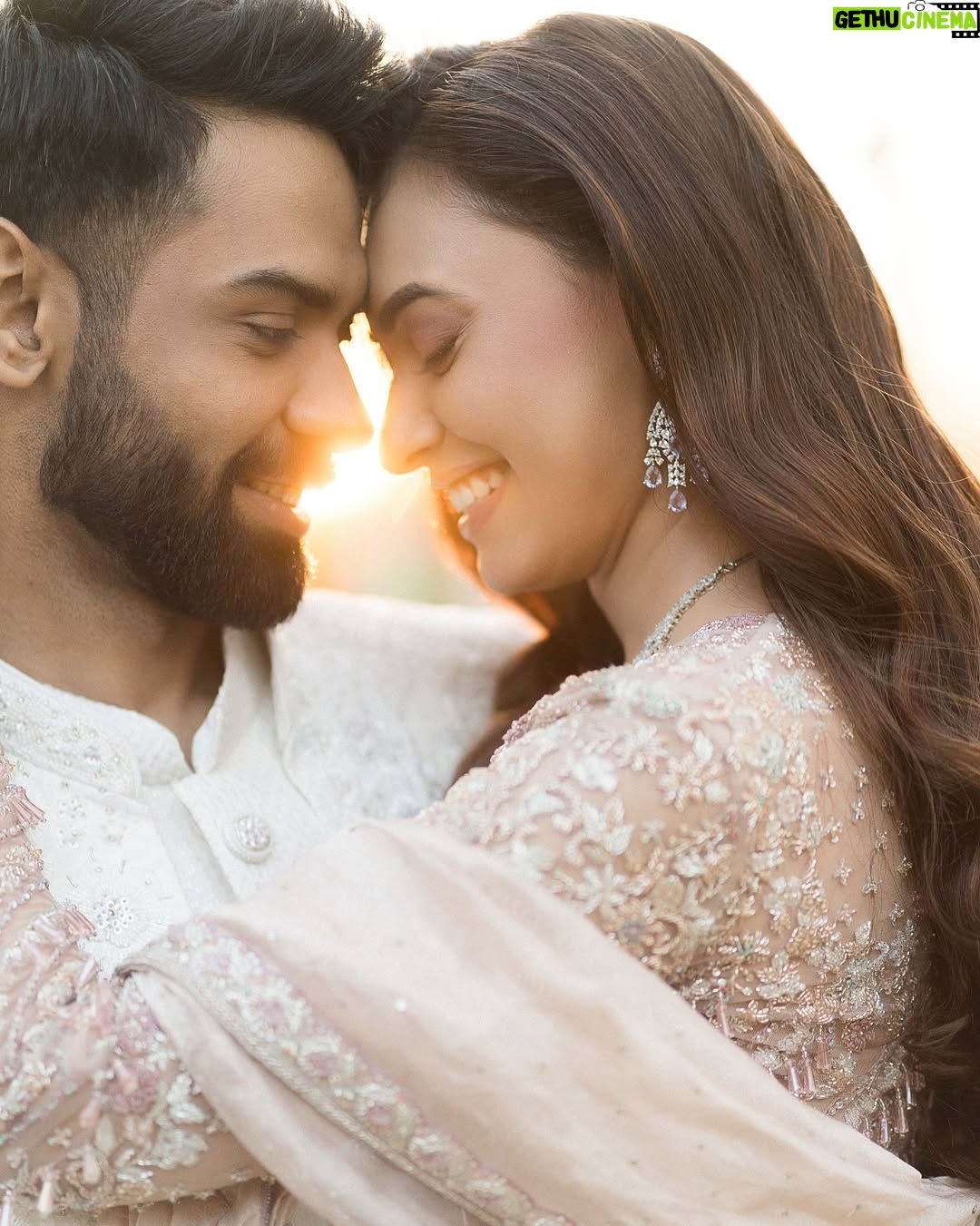 Alisha Prajapati - 896 Likes - This right here? This is peak engagement goals. The style, the smiles, the love... everything!😍❤️

Couple: @alishaprajapati thekushshah 
Outfit: @samta_gaudani
Makeup, Hair & Jewellery: @sejal_savaliya22 
Nails: @daisynailstudio
Mehendi Artist: @rima_mehndi_art
Styled by: @idivyeshtalaviya @styledbydivyesh
Assisted by: @ianjali_patel
Photographer: @sarvasvabymanthan 
Venue: @thehillock_ahmedabad

(Engagement , Engagement look. Engagement Outfit, Couple Goals)