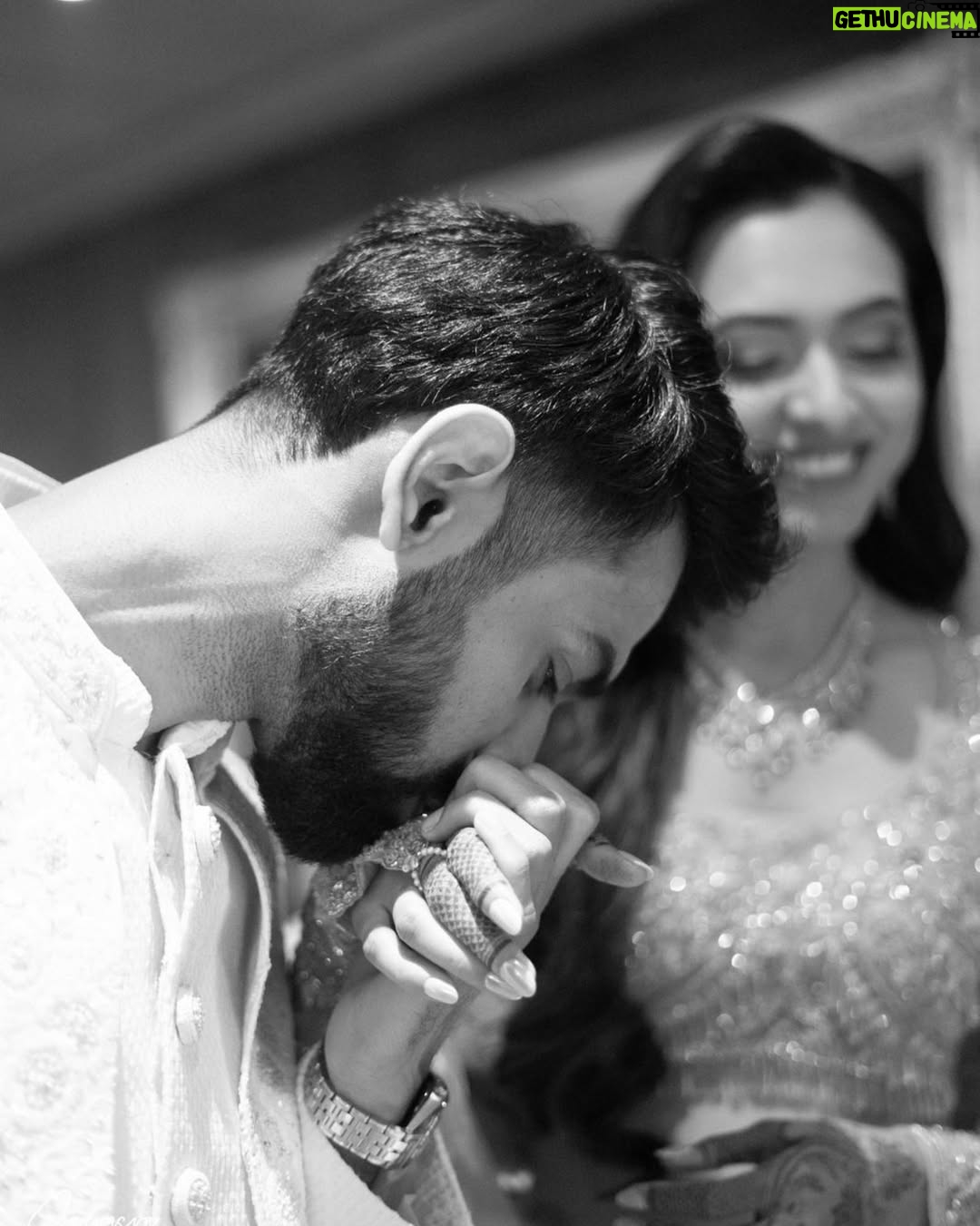 Alisha Prajapati - 896 Likes - This right here? This is peak engagement goals. The style, the smiles, the love... everything!😍❤️

Couple: @alishaprajapati thekushshah 
Outfit: @samta_gaudani
Makeup, Hair & Jewellery: @sejal_savaliya22 
Nails: @daisynailstudio
Mehendi Artist: @rima_mehndi_art
Styled by: @idivyeshtalaviya @styledbydivyesh
Assisted by: @ianjali_patel
Photographer: @sarvasvabymanthan 
Venue: @thehillock_ahmedabad

(Engagement , Engagement look. Engagement Outfit, Couple Goals)